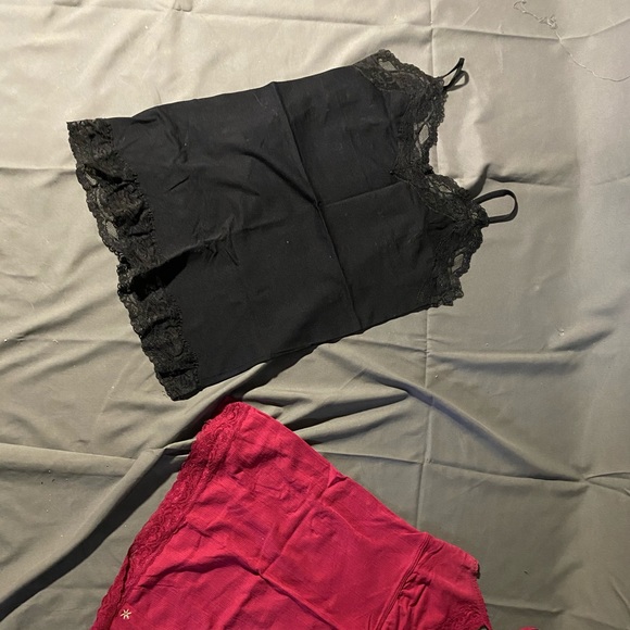 Pair of tank tops - Picture 2 of 7